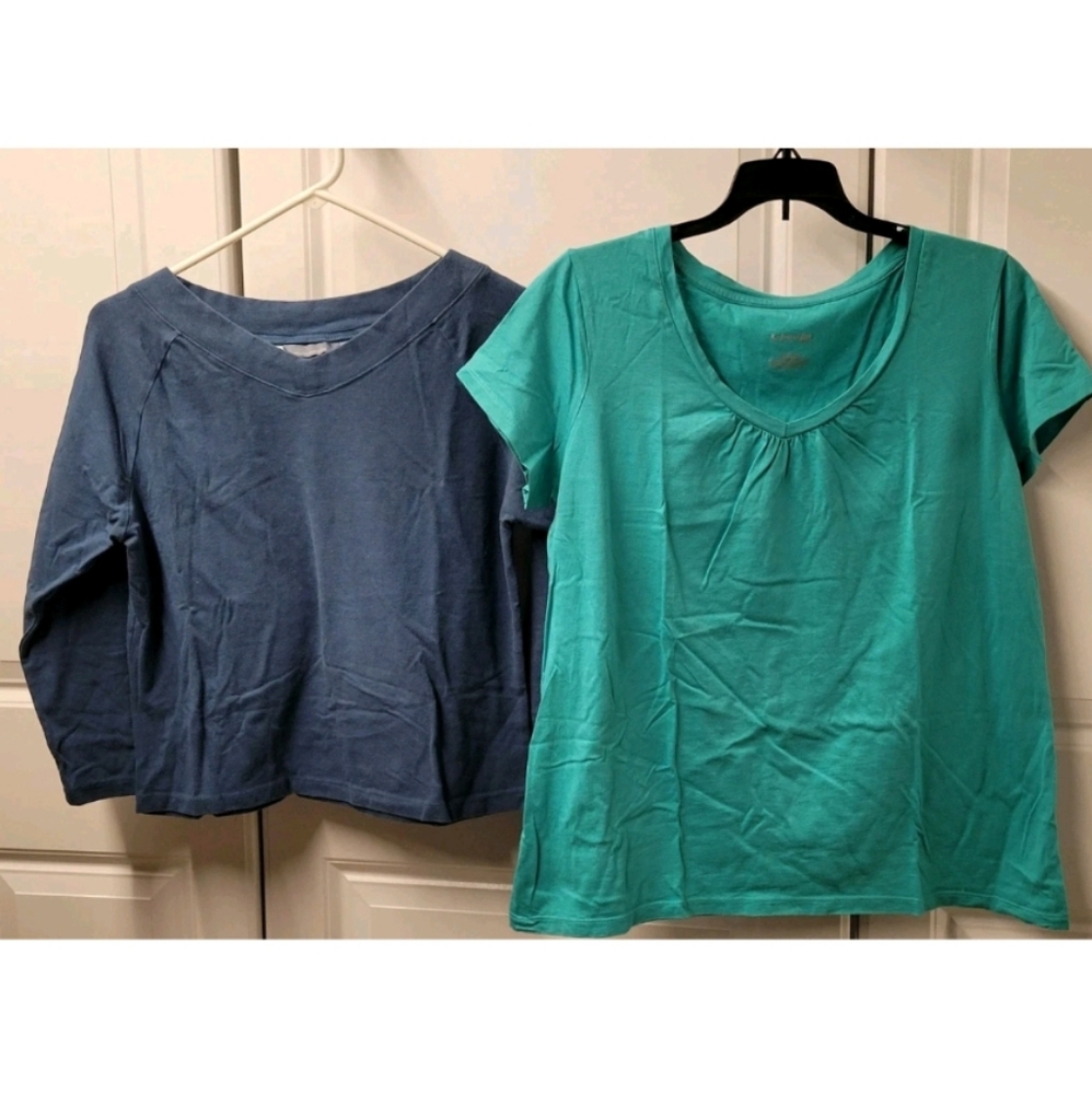 St. John's Bay and Hillard & Hanson Shirts Women's Size: Large CUTE Lot Of 2